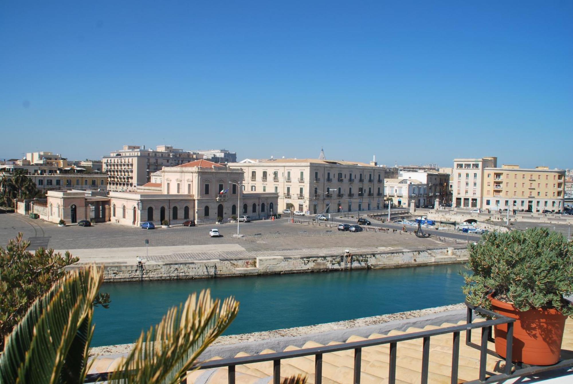 L'Approdo Delle Sirene Bed & Breakfast Siraküza Dış mekan fotoğraf