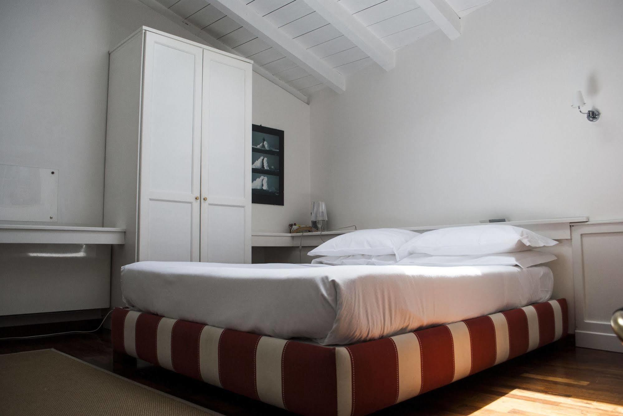 L'Approdo Delle Sirene Bed & Breakfast Siraküza Dış mekan fotoğraf